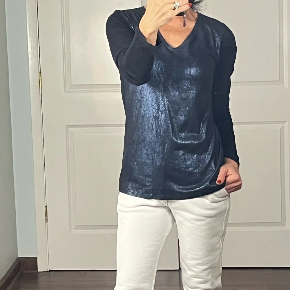 Majestic Filatures Metallic Long-Sleeve V-Neck Tee size 2